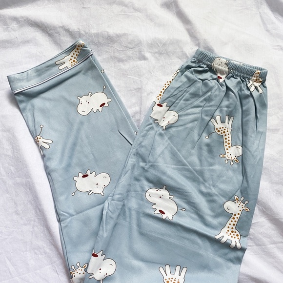Giraffe PJ set with pants - Picture 3 of 3
